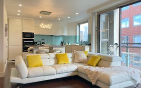 Beautiful Tower Bridge Apartment